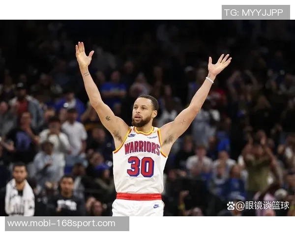 库里半场20分5记三分创纪录领先利拉德克莱紧随其后争夺第二位