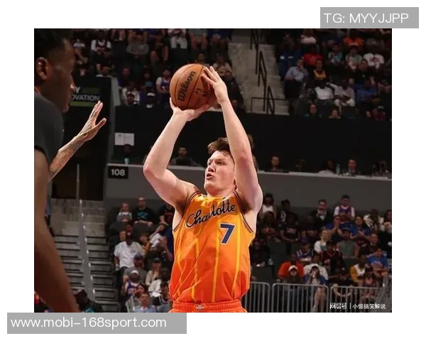 黄蜂新秀克尼佩尔表现抢眼三场场均15分三分命中率高达579 黄蜂新秀克尼佩尔表现抢眼三场场均15分三分命中率高达579